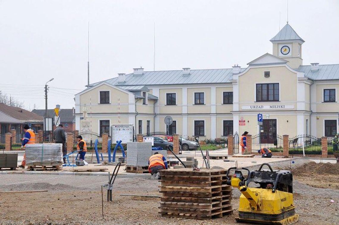 Remontują rynki w Łęcznej. Będzie plac zabaw i monitoring