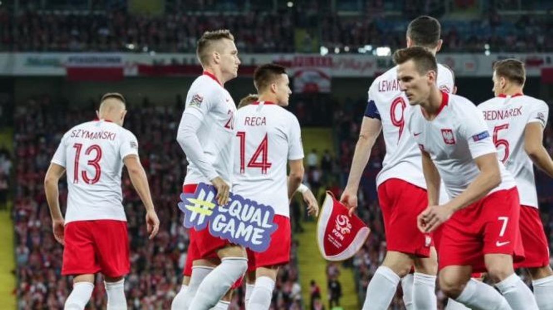 Reprezentacja Polski coraz niżej w rankingu FIFA (wideo)