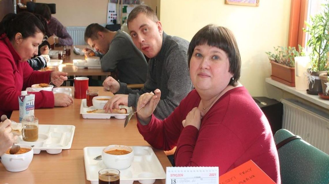 Restauracja w Parczewie zamknięta, ale serwuje zupę dla podopiecznych Warsztatów Terapii Zajęciowej Restauracja w Parczewie zamknięta, ale serwuje zupę dla podopiecznych Warsztatów Terapii Zajęciowej