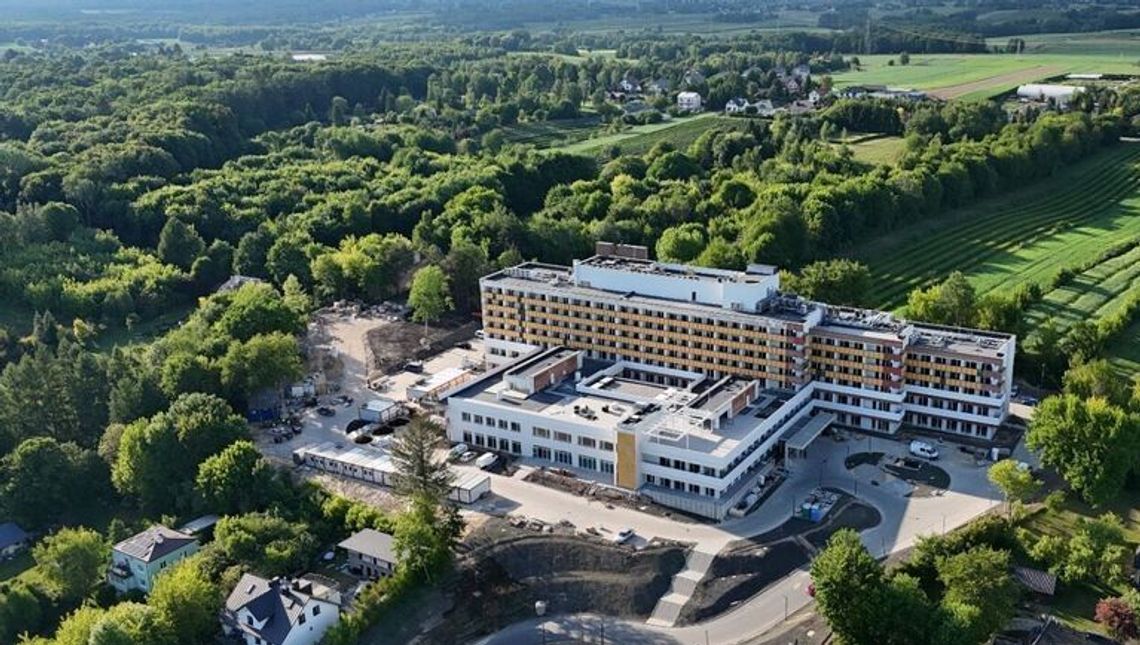 Retro wystrój i zniżki dla policjantów. W niedzielę otwarcie wielkiego hotelu za 100 milionów