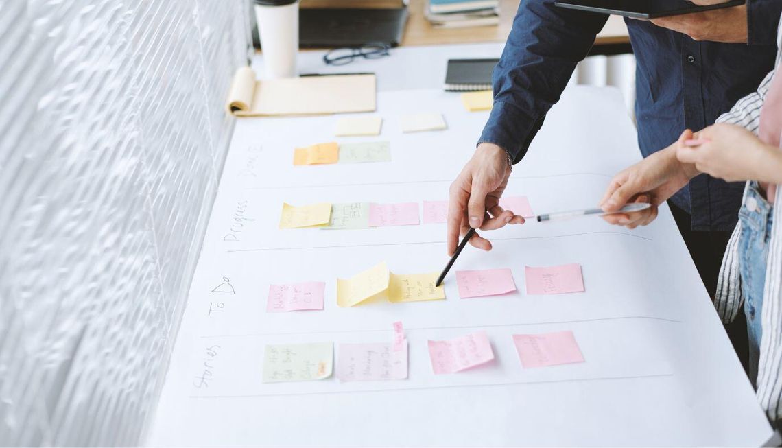 Roadmapa produktu w SaaS – jak ją zbudować, żeby nie zabiły jej „wrzutki” od zarządu? Roadmapa produktu w SaaS – jak ją zbudować, żeby nie zabiły jej „wrzutki” od zarządu?