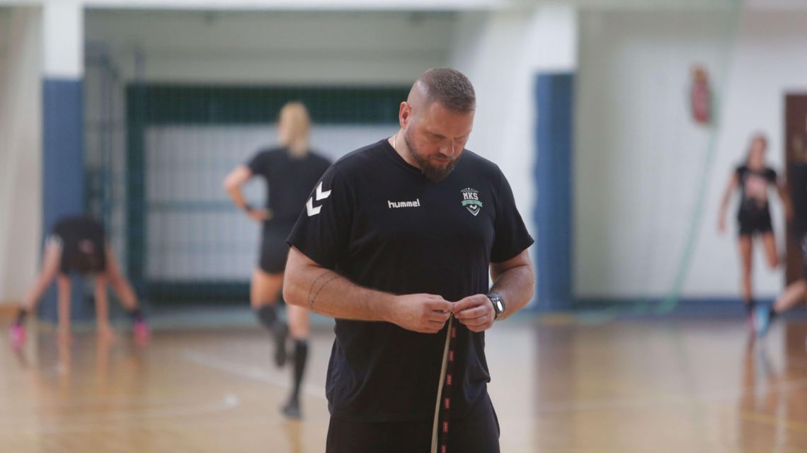 Robert Lis (trener MKS Perła): Ten zespół musi się gdzieś zgrywać