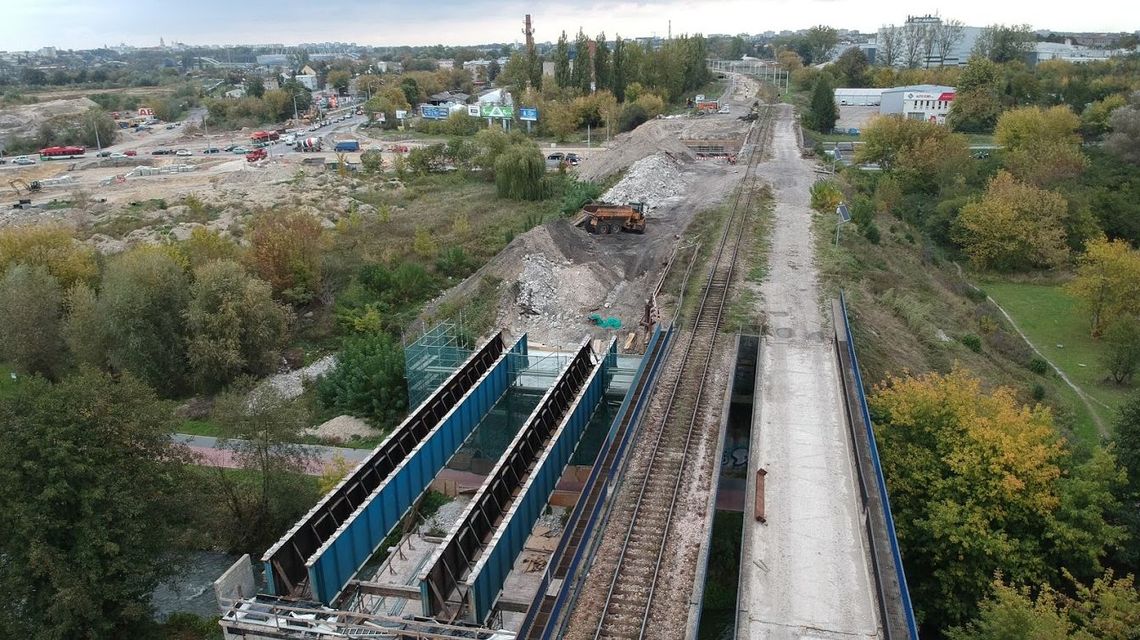 Robotnicy wracają do pracy. Kiedy zakończy się przebudowa torów z Lublina do Warszawy?