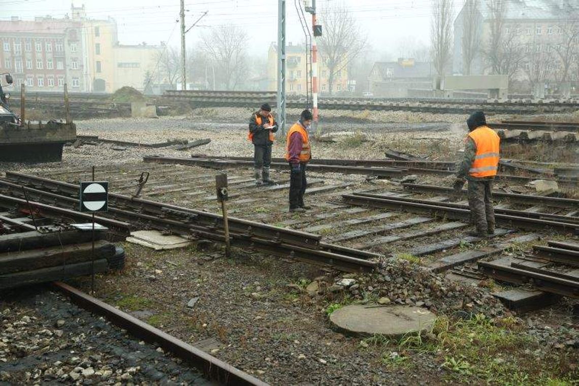 Robotnicy wrócili na wiadukt nad ul. Kunickiego Robotnicy wrócili na wiadukt nad ul. Kunickiego