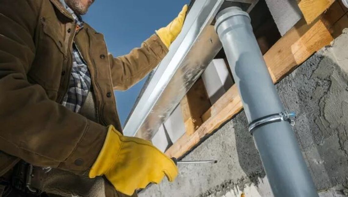 Robotnicy z Rumunii okantowali starszego pana 