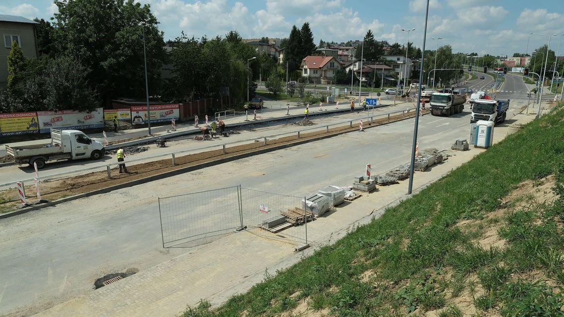 Roboty na ulicy Węglarza. Od środy nowe utrudnienia dla kierowców i pasażerów Roboty na ulicy Węglarza. Od środy nowe utrudnienia dla kierowców i pasażerów