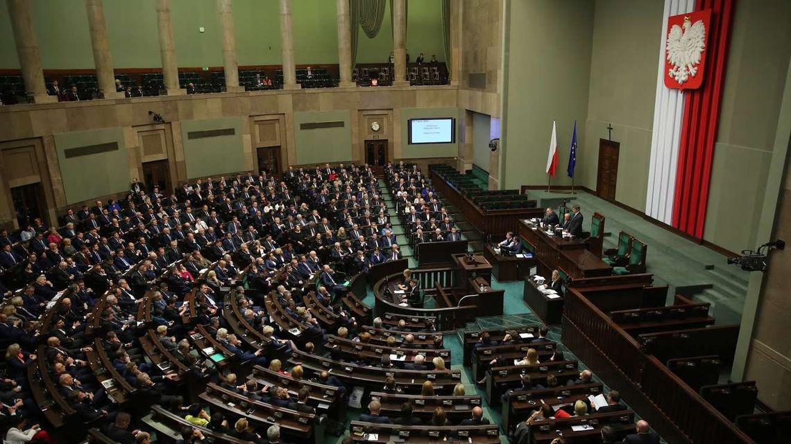 Rocznie dostają 170 tys. zł. Na co posłowie wydają nasze pieniądze? [lista]