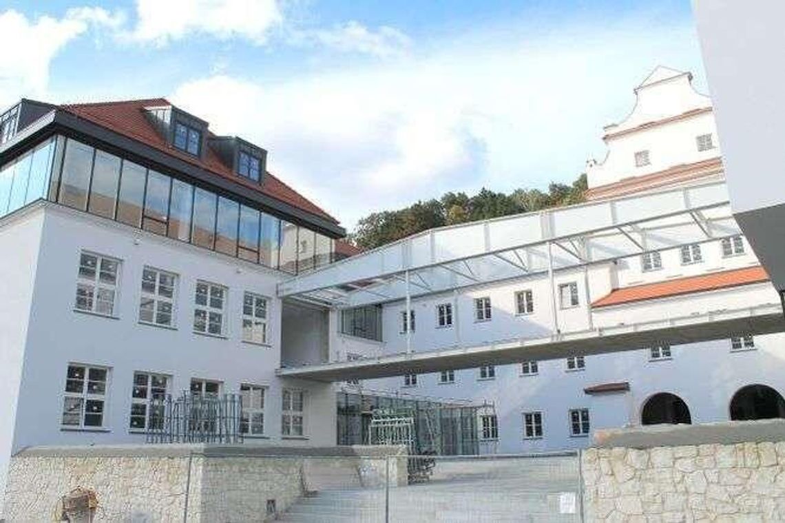 Rodzice kontra burmistrz. Awantura o szkołę w Kazimierzu Dolnym