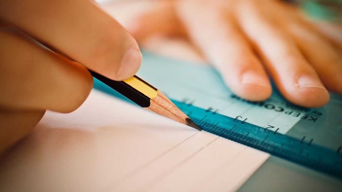 Rodzice oburzeni płatnymi korepetycjami w szkole. "Żaden uczeń na pewno nie jest namawiany"