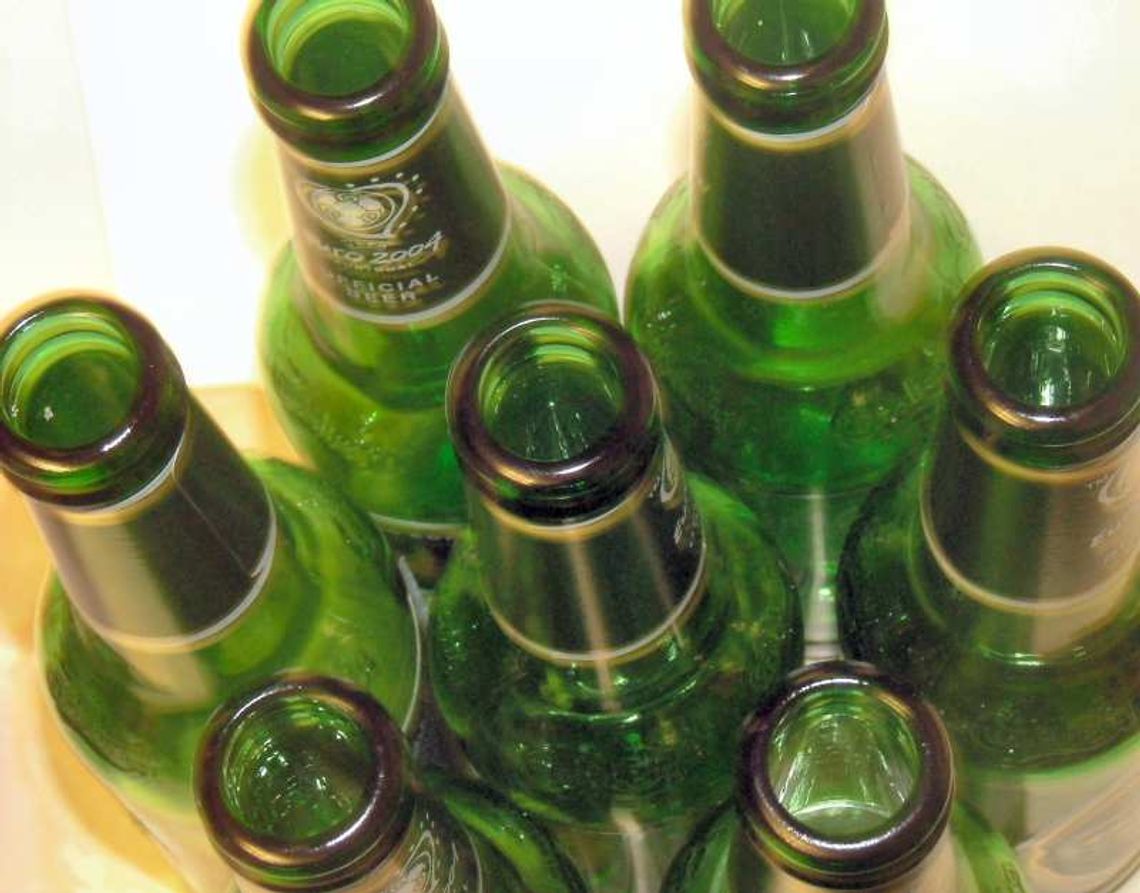 Rodzice po alkoholu wybrali się na przejażdżkę autem z 5-letnim dzieckiem Rodzice po alkoholu wybrali się na przejażdżkę autem z 5-letnim dzieckiem