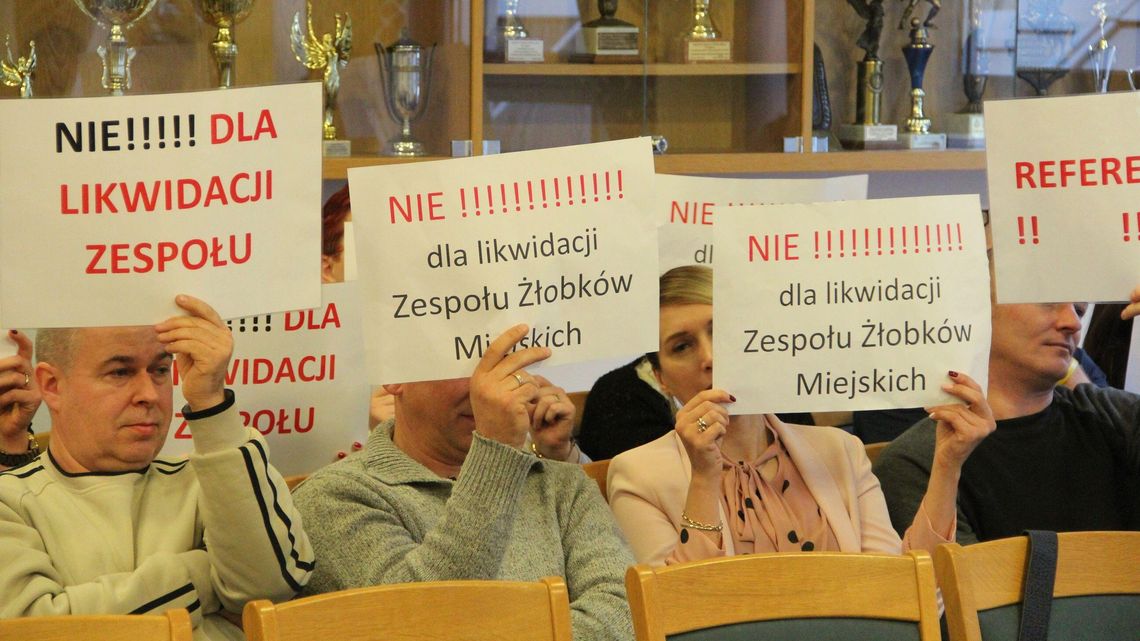 Rodzice skarżą uchwałę "żłobkową" do ministerstwa 