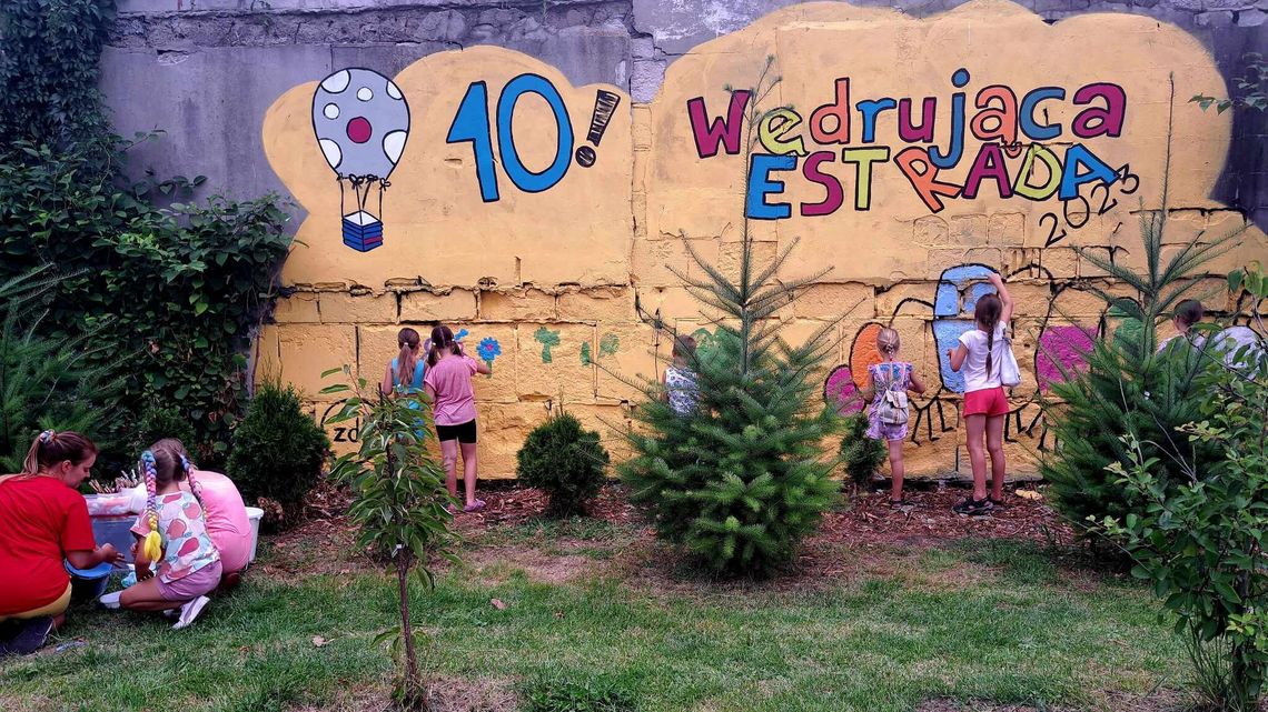 Rodzinne pikniki na osiedlach. Wędrująca Estrada rusza w trasę Rodzinne pikniki na osiedlach. Wędrująca Estrada rusza w trasę