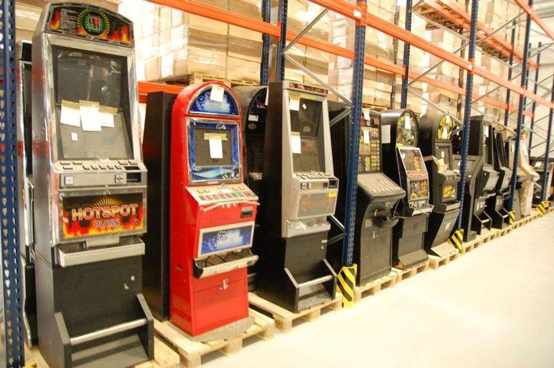 Rodziny uzależnionych proszą o pomoc: "Mój ojciec przegrał na automacie 15 tysięcy"