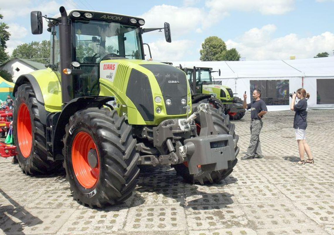 Rolnicy masowo kupują ciągniki. Na kredyt Rolnicy masowo kupują ciągniki. Na kredyt