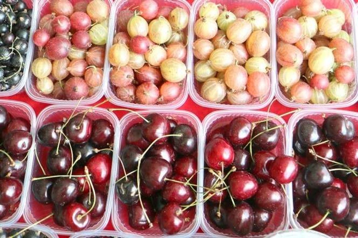 Rolnicy mogą legalnie sprzedawać produkty wytworzone w gospodarstwach. Skorzystają? Rolnicy mogą legalnie sprzedawać produkty wytworzone w gospodarstwach. Skorzystają?