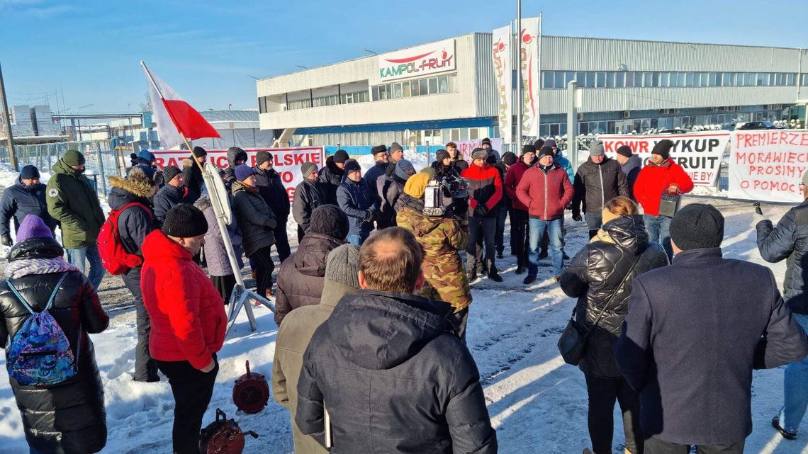 Rolnicy oddali warzywa i owoce Kampol Fruit. „Nie wierzę w to, że zobaczymy nawet złotówkę” Rolnicy oddali warzywa i owoce Kampol Fruit. „Nie wierzę w to, że zobaczymy nawet złotówkę”