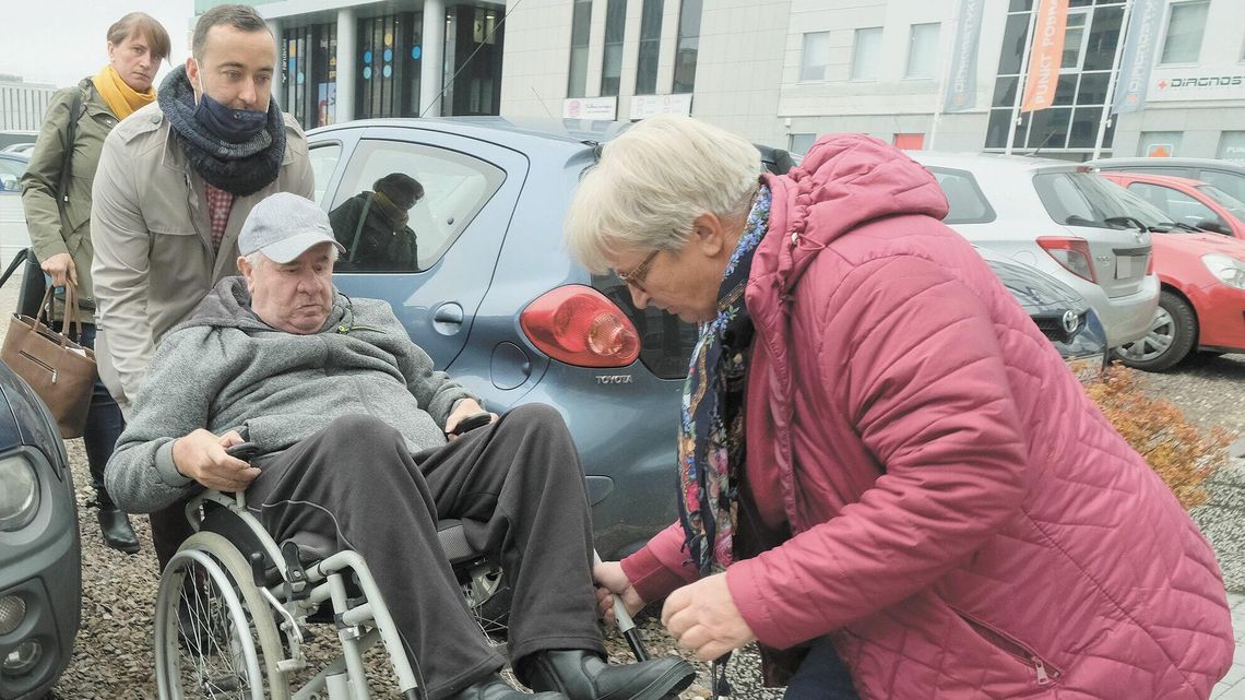 Rolnik pracował w polu, kiedy kula trafiła go w kręgosłup. To były nielegalne zawody strzeleckie