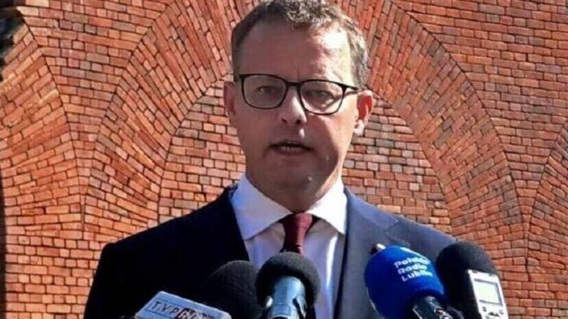 Romanowski z nowymi zarzutami. Jest też wniosek o uchylenie immunitetu Romanowski z nowymi zarzutami. Jest też wniosek o uchylenie immunitetu