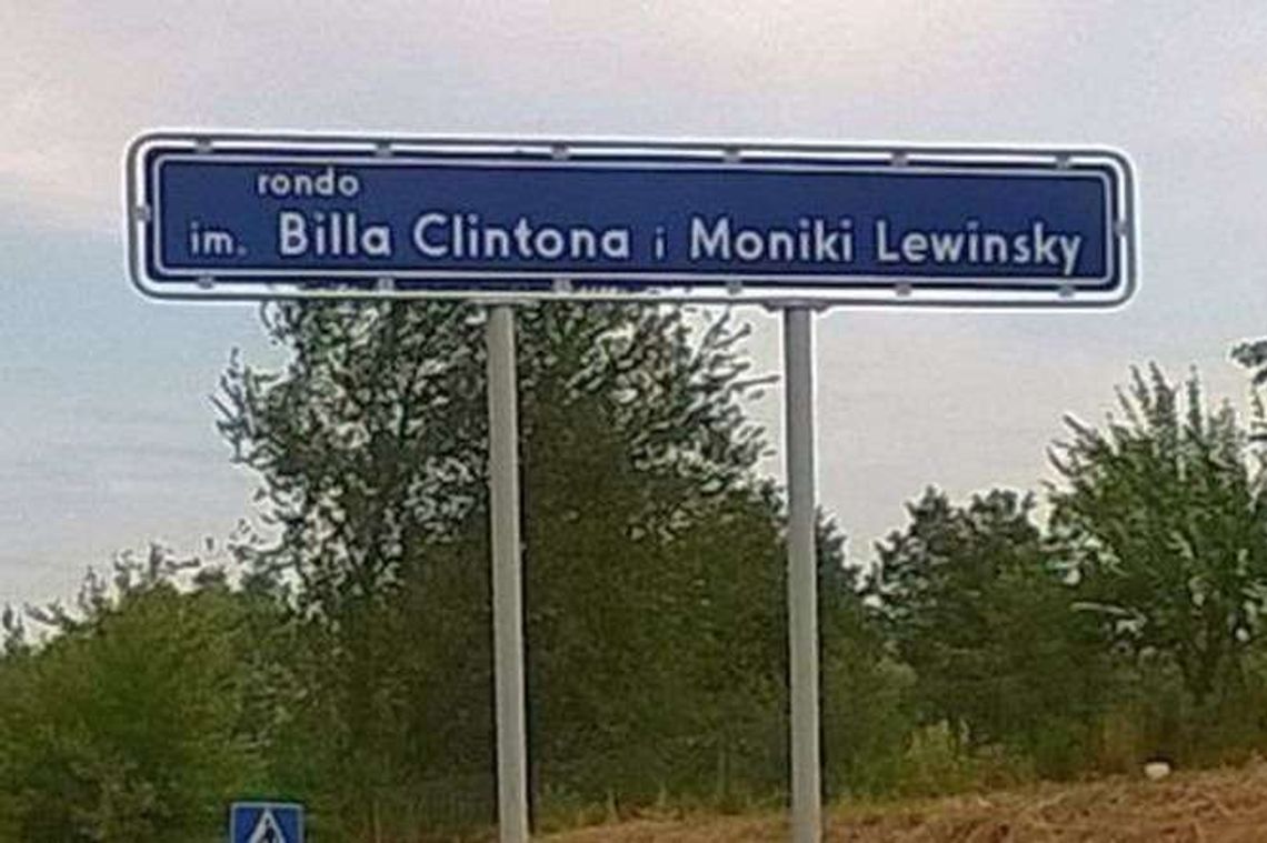 "Rondo im. Billa Clintona i Moniki Lewinsky” w Snopkowie. Tablica już usunięta 