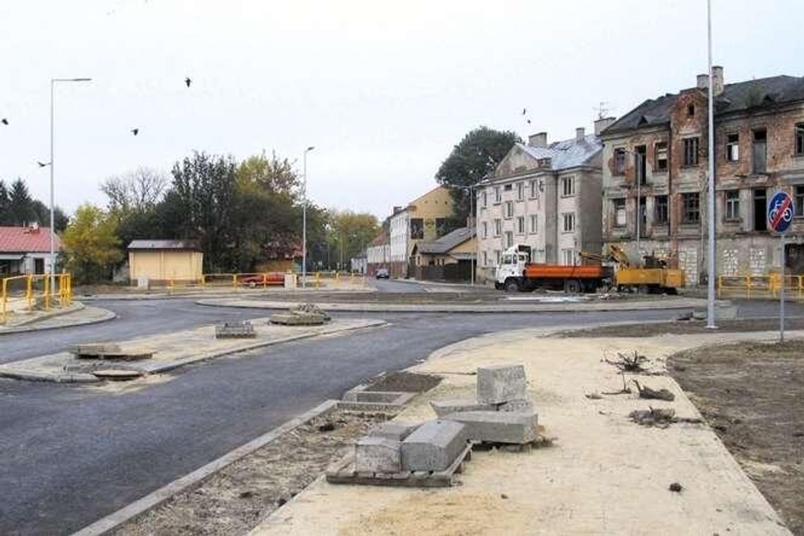 Rondo Męczenników Miejskiego Przedsiębiorstwa Robót Drogowych. Skąd taka złośliwość? Rondo Męczenników Miejskiego Przedsiębiorstwa Robót Drogowych. Skąd taka złośliwość?