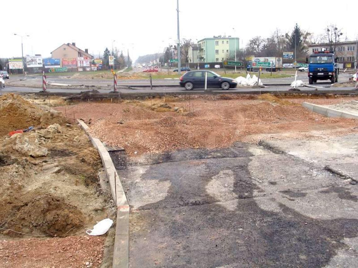 Rondo się spóźnia. Drogowcy zapłacą karę?