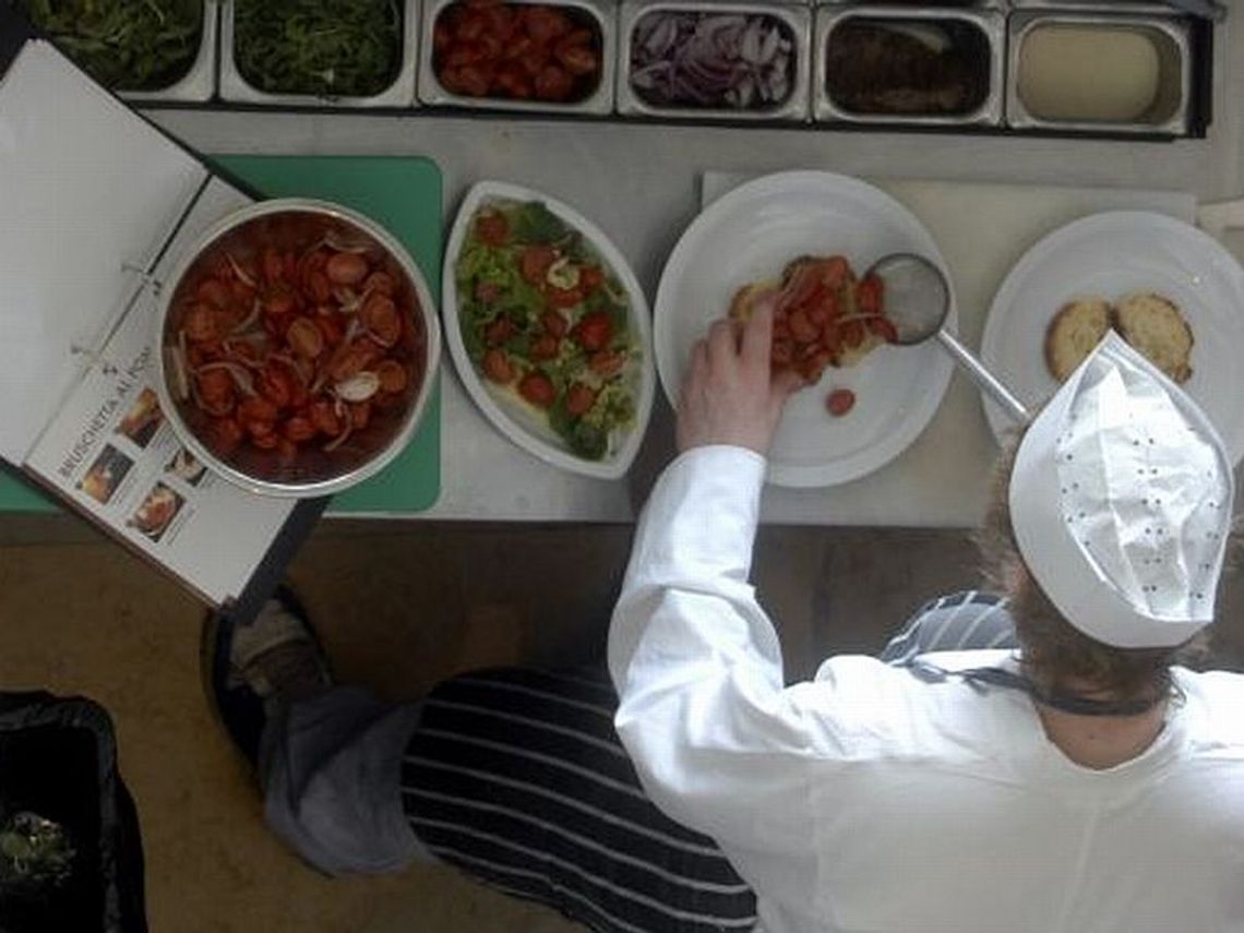 Rosną płace i liczba bezrobotnych Rosną płace i liczba bezrobotnych