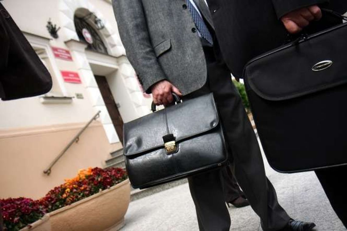 Rośnie armia urzędników. 976 osób pracuje w Urzędzie Marszałkowskim