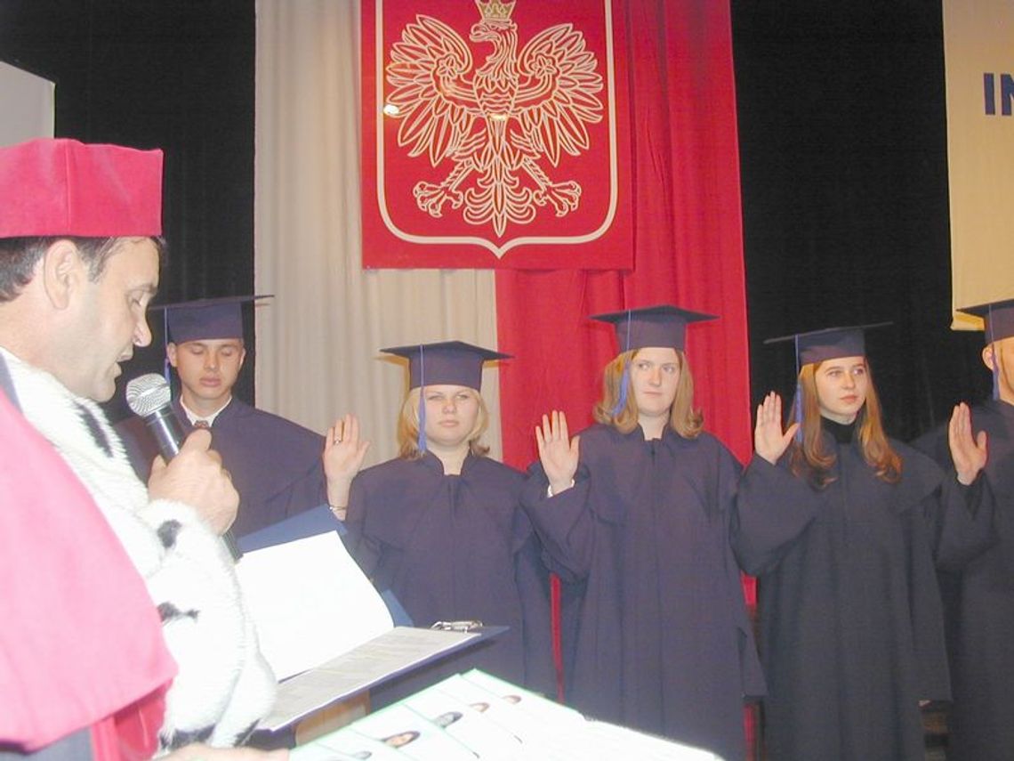 Rośnie fabryka inżynierów i licencjatów