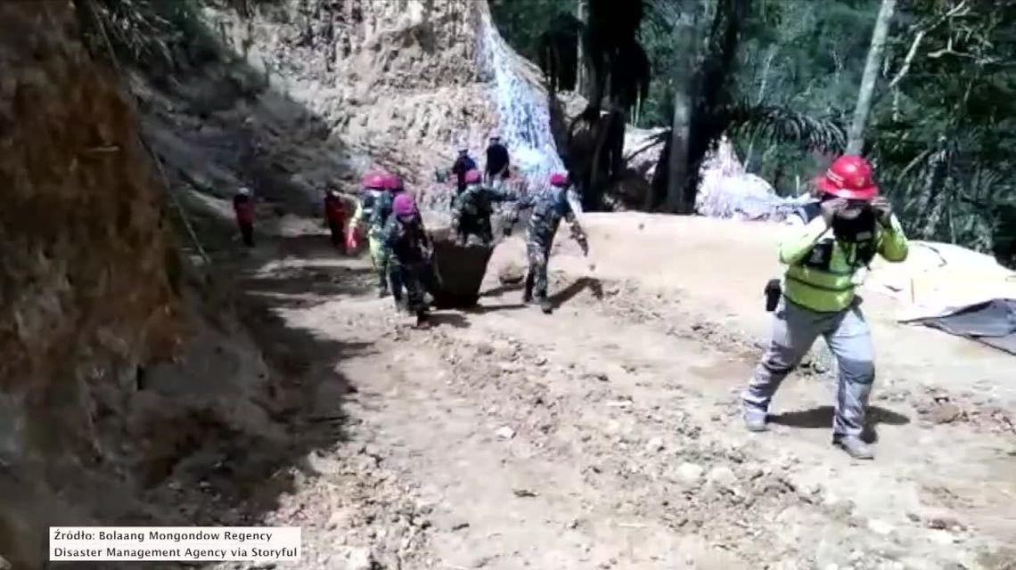 Rośnie liczba ofiar po zawaleniu się kopalni w Indonezji. Zginęło co najmniej 16 osób [wideo]