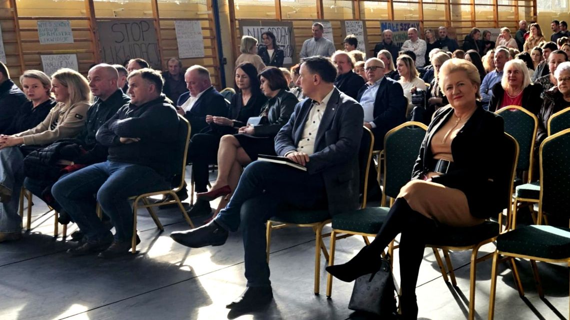 Rośnie opór przed połączeniem szkół. Negatywna opinia kuratora Rośnie opór przed połączeniem szkół. Negatywna opinia kuratora