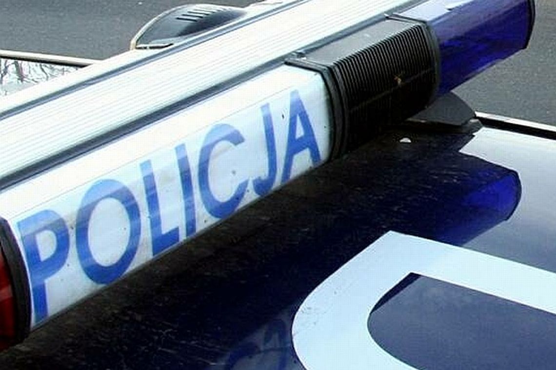 Rossosz. Radiowóz wpadł do rowu