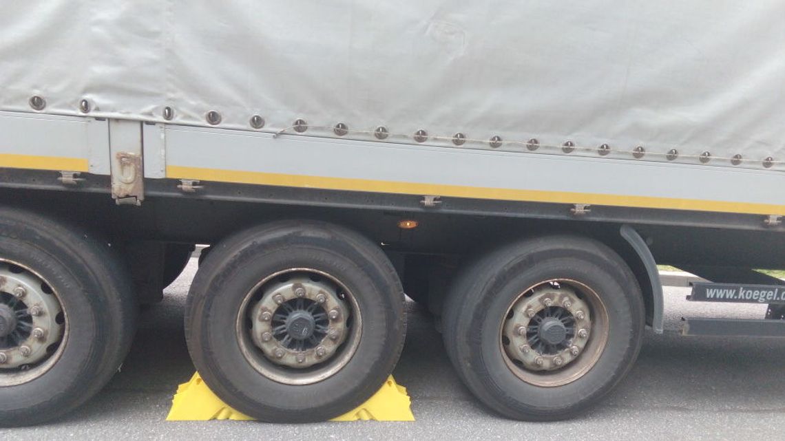 Rosyjska ciężarówka jechała bez tarczy i klocków hamulcowych