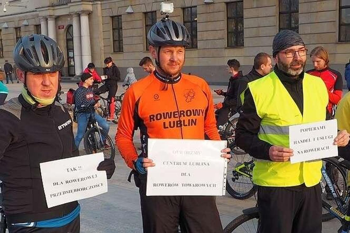 "Rower to moje miejsce pracy". Lubelska Masa Krytyczna w obronie przedsiębiorców [wideo]