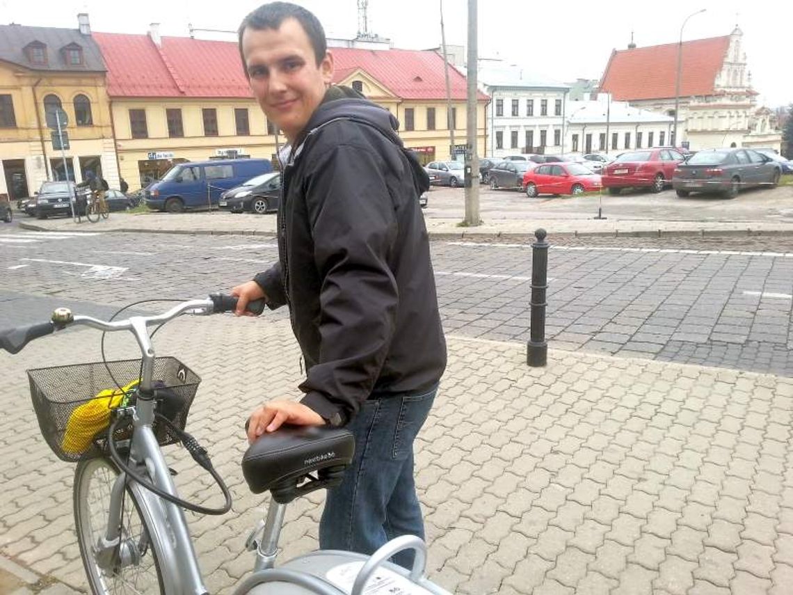 Rowerami miejskimi pojeździmy o miesiąc dłużej. Rekord wypożyczeń Rowerami miejskimi pojeździmy o miesiąc dłużej. Rekord wypożyczeń