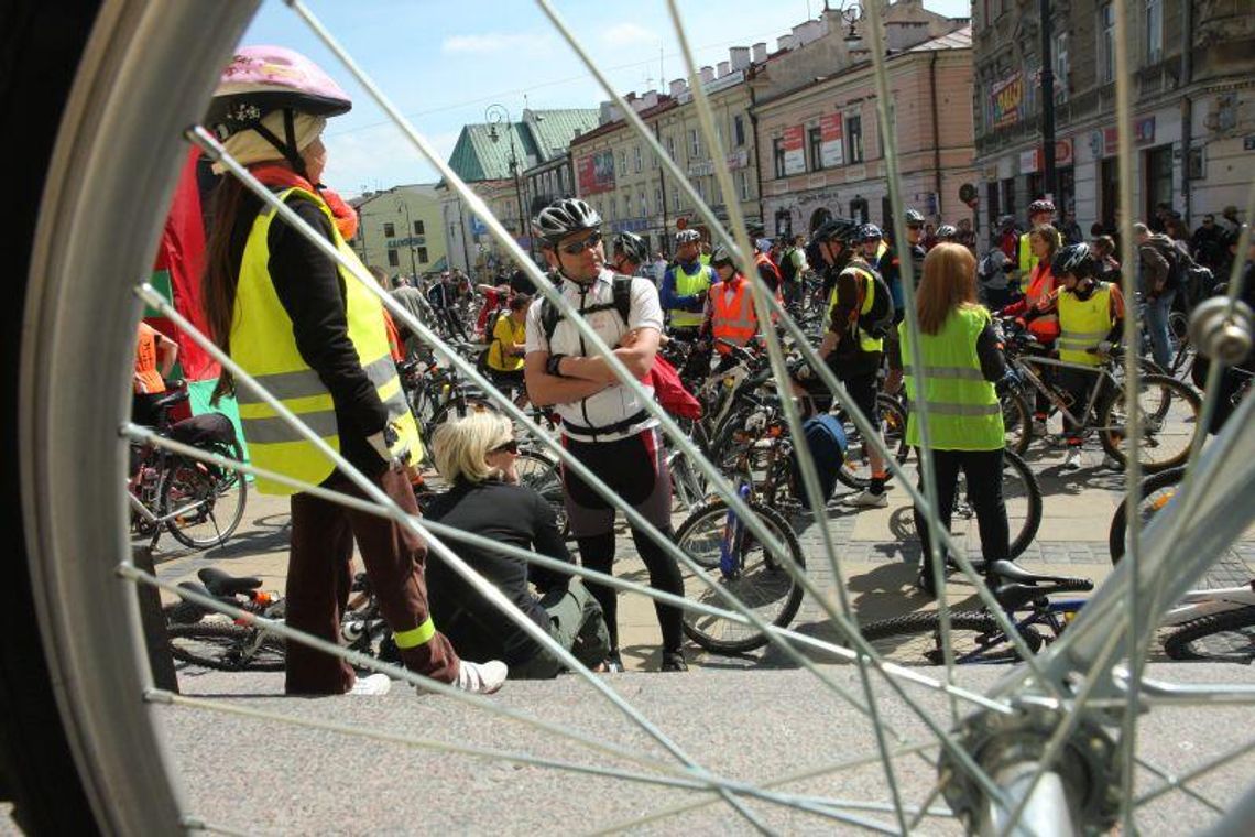 Rowerzyści świętują Dzień Europy. Piknik nad zalewem Rowerzyści świętują Dzień Europy. Piknik nad zalewem