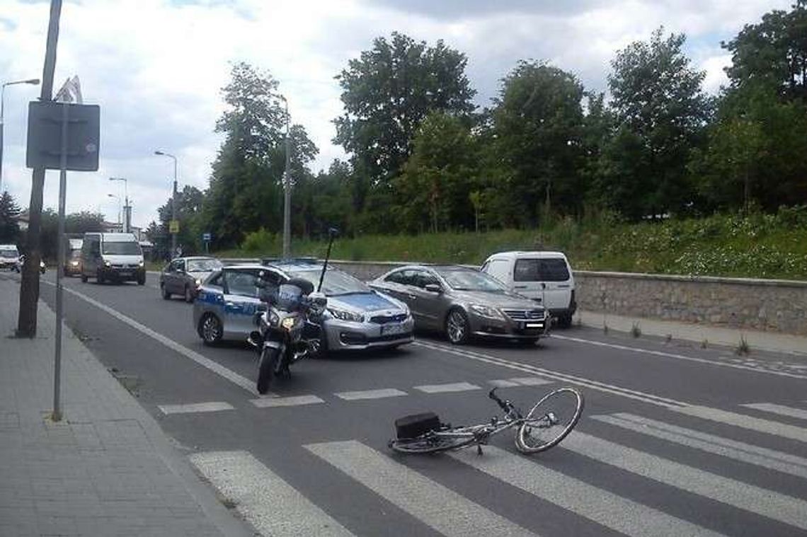 Rowerzysta wjechał na przejście dla pieszych. Kierowca nie zdążył wyhamować Rowerzysta wjechał na przejście dla pieszych. Kierowca nie zdążył wyhamować
