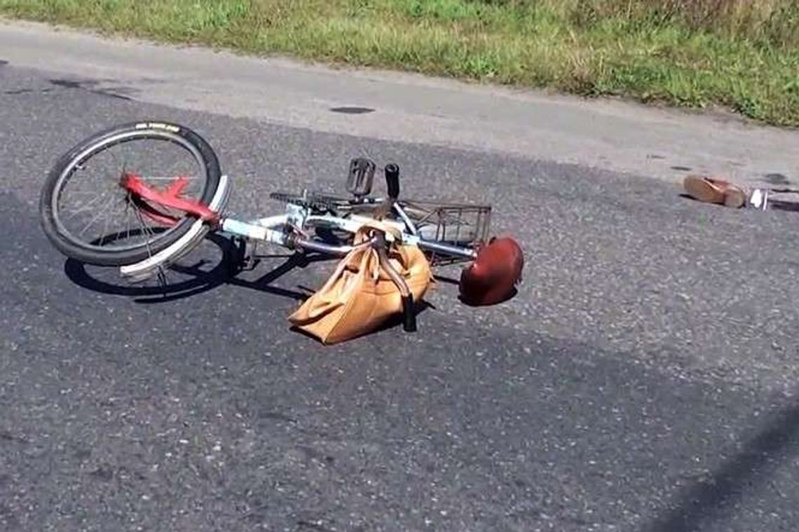 Rowerzystka wjechała w naczepę ciężarówki (wideo)