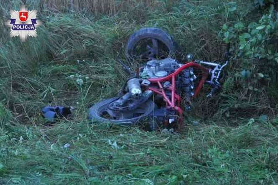 Rozbili motocykl na drzewie. Obaj byli pijani i jechali bez kasków Rozbili motocykl na drzewie. Obaj byli pijani i jechali bez kasków