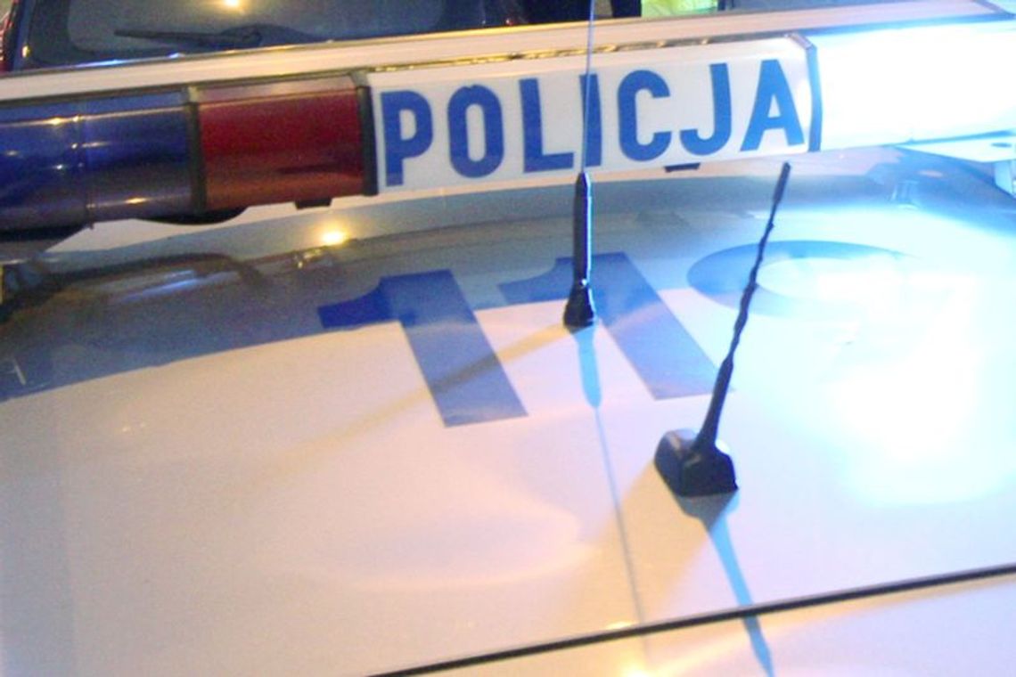 Rozbili samochód i pchali go przez miasto. Mieli po 3 promile