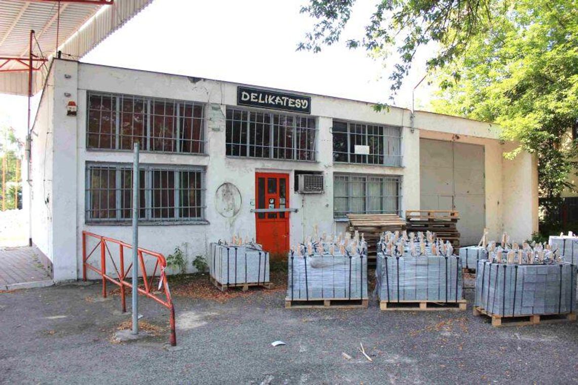 Rozbiorą stację widmo w centrum Zwierzyńca