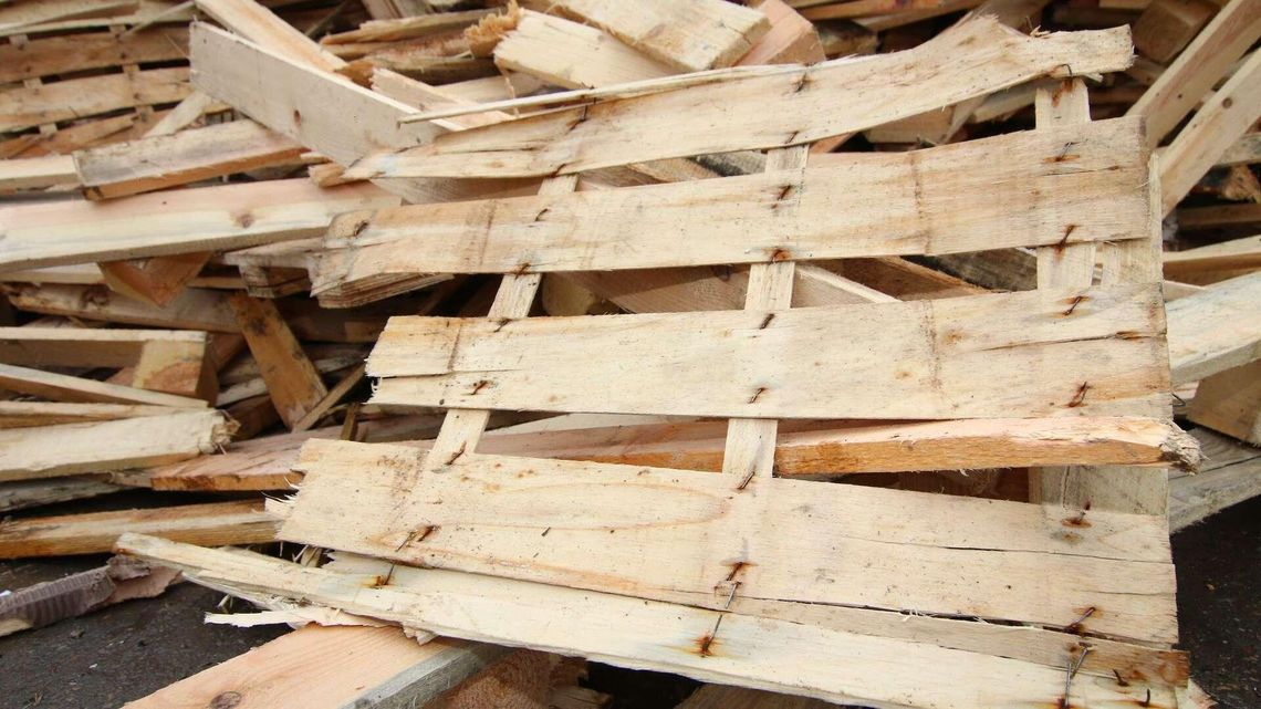 Rozbiórka starej altany ogrodowej - co zrobić z odpadami?