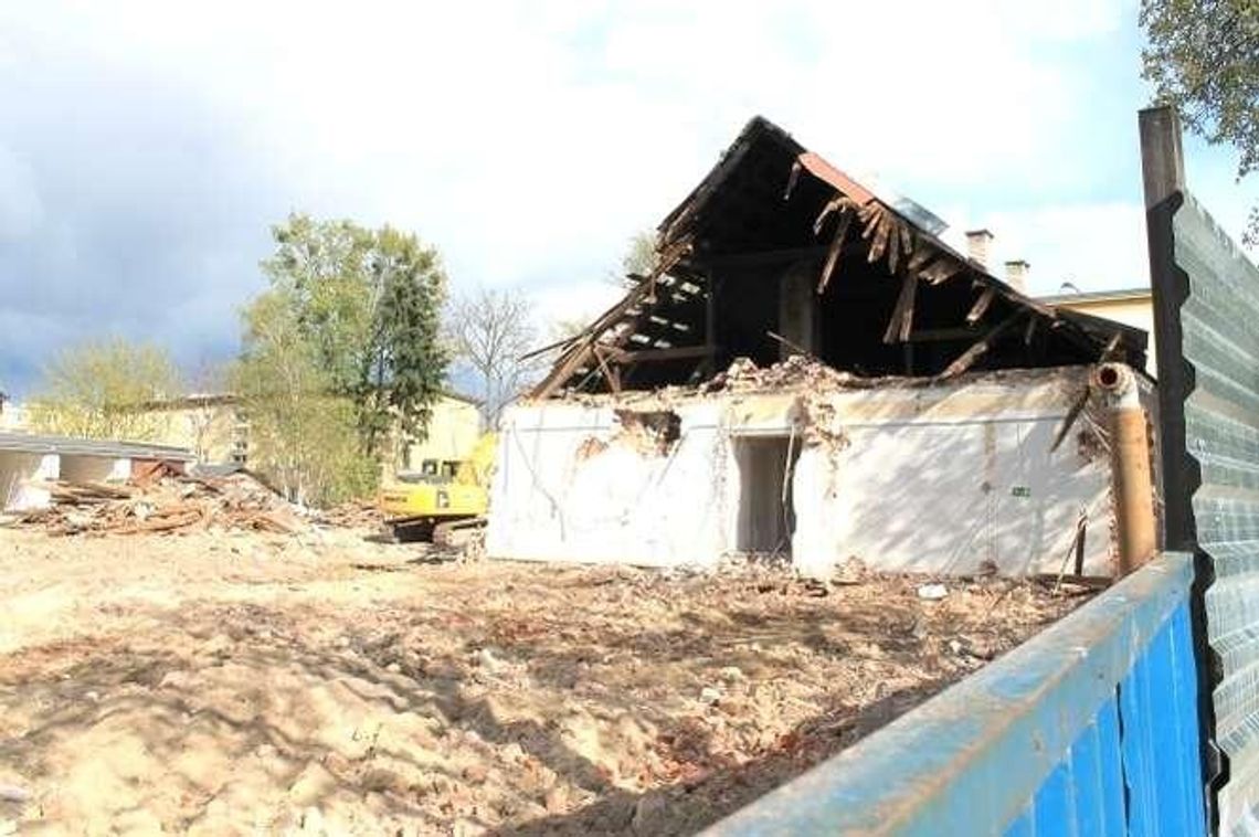 Rozbiórka zabytkowego dworku, w jego miejscu powstanie blok
