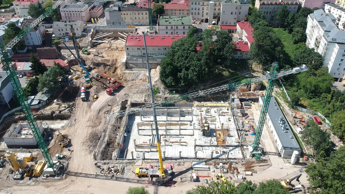 Rozbudowa szpitala przy Staszica. Pacjenci muszą jeszcze poczekać 