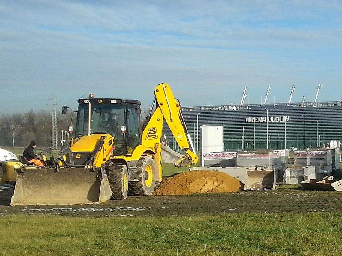 Rozbudowują boiska koło nowego stadionu w Lublinie Rozbudowują boiska koło nowego stadionu w Lublinie