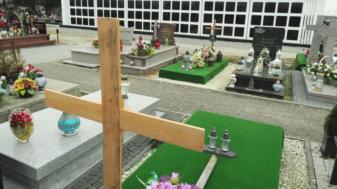 Rozbudują cmentarz w Świdniku. Wybudują również nową drogę i kolumbaria