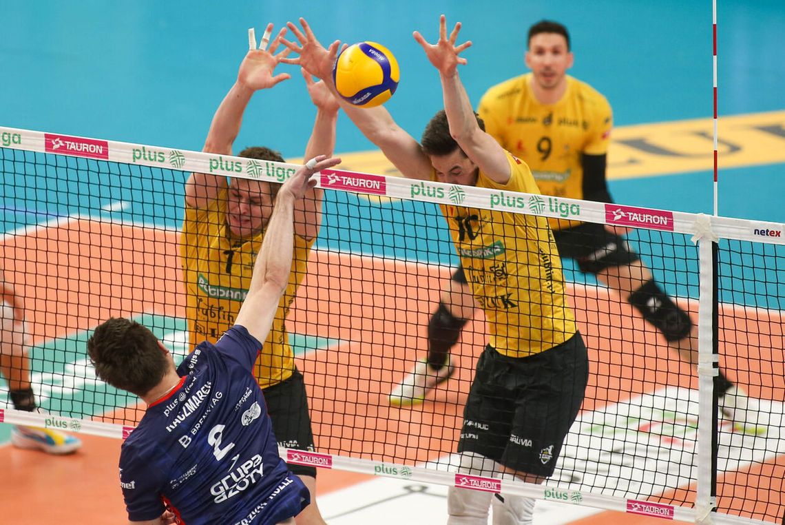 Rozdają bilety na mecz. Wystarczy przejechać się autobusem