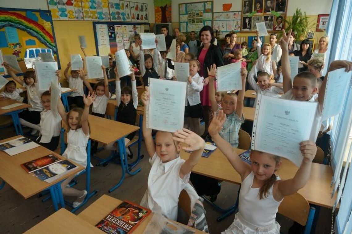 Rozdanie świadectw, czyli najlepszy dzień w roku (zdjęcia) Rozdanie świadectw, czyli najlepszy dzień w roku (zdjęcia)