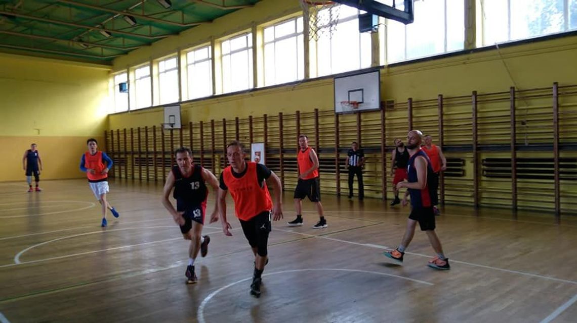 Rozgrywki Pod koszami Dziennika Wschodniego im. Andrzeja Wawrzyckiego: Piąty Faul po kapitalnym spotkaniu pokonał WinPlay