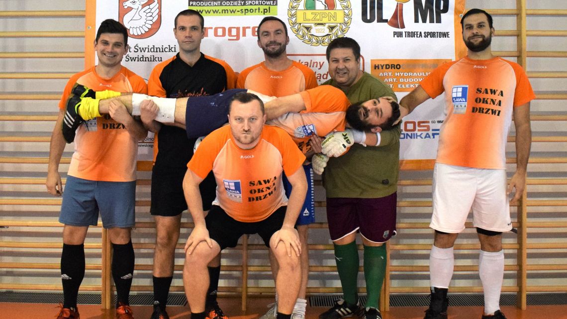 Rozgrywki Powiatowej Amatorskiej Ligi Futsalu mają za sobą przedostatnią serię spotkań