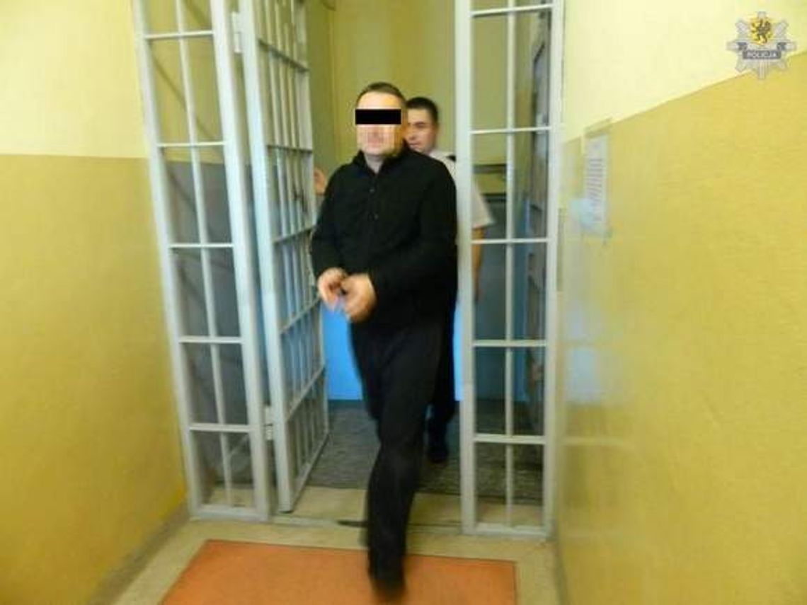 Rozkochiwał kobiety i je okradał. Policja złapała oszusta matrymonialnego